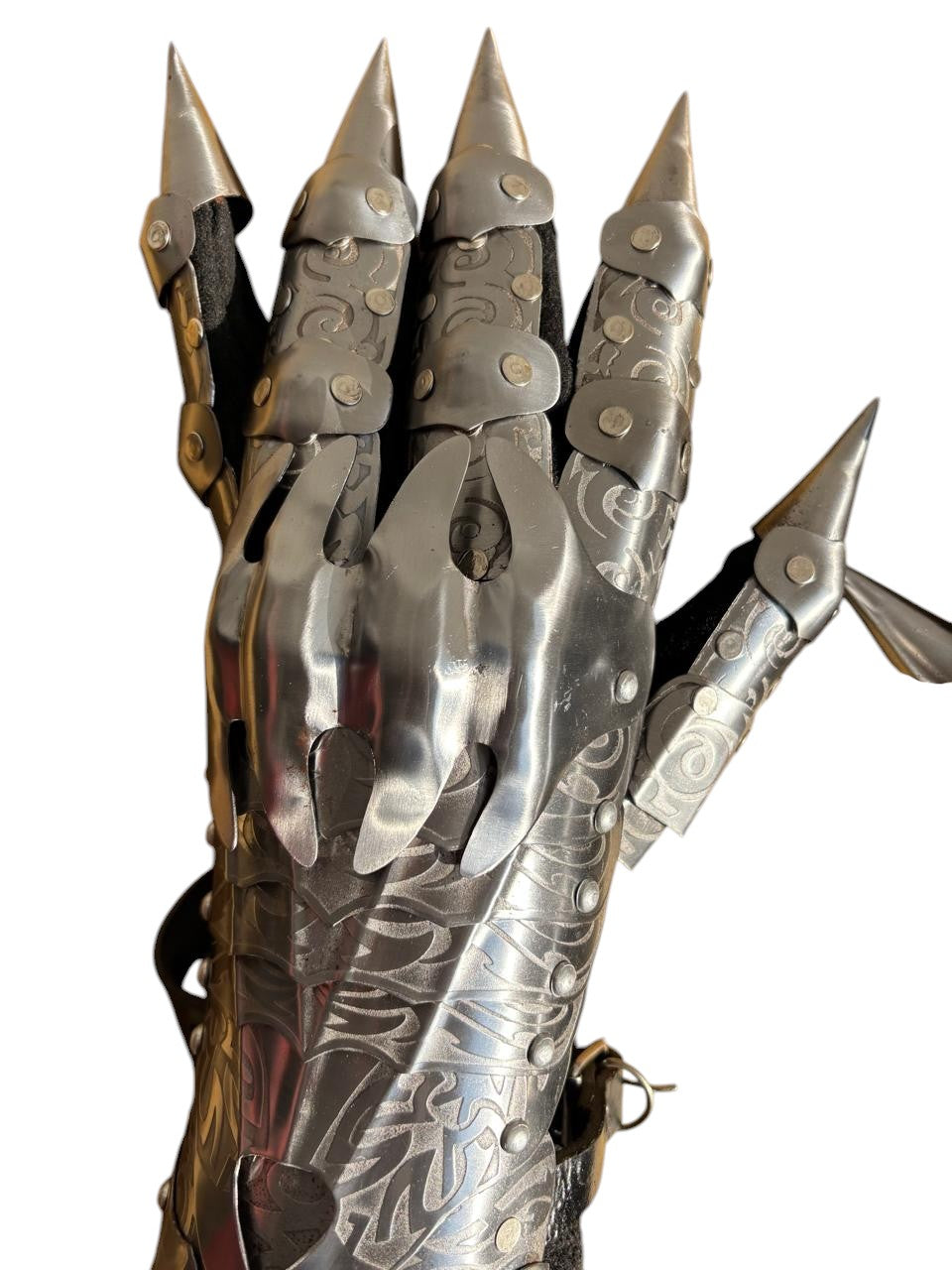 LOTR Nazgûl Hand Gauntlet – Steel Armored Gloves of the Dark Riders