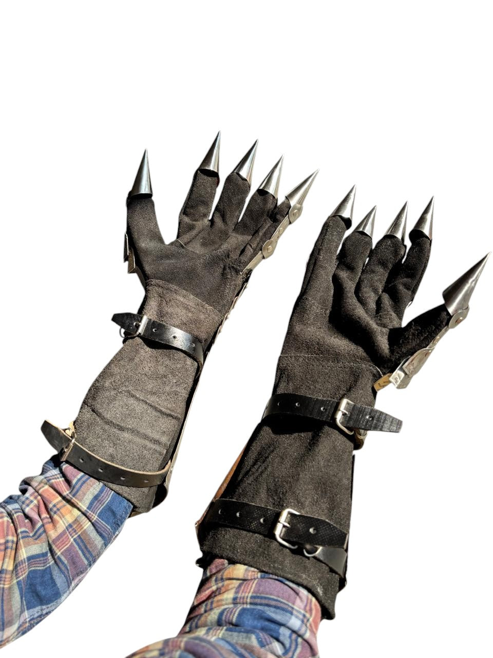 nazgul handschuhe LOTR Nazgûl Hand Gauntlet – Steel Armored Gloves of the Dark Riders – Young Artisan